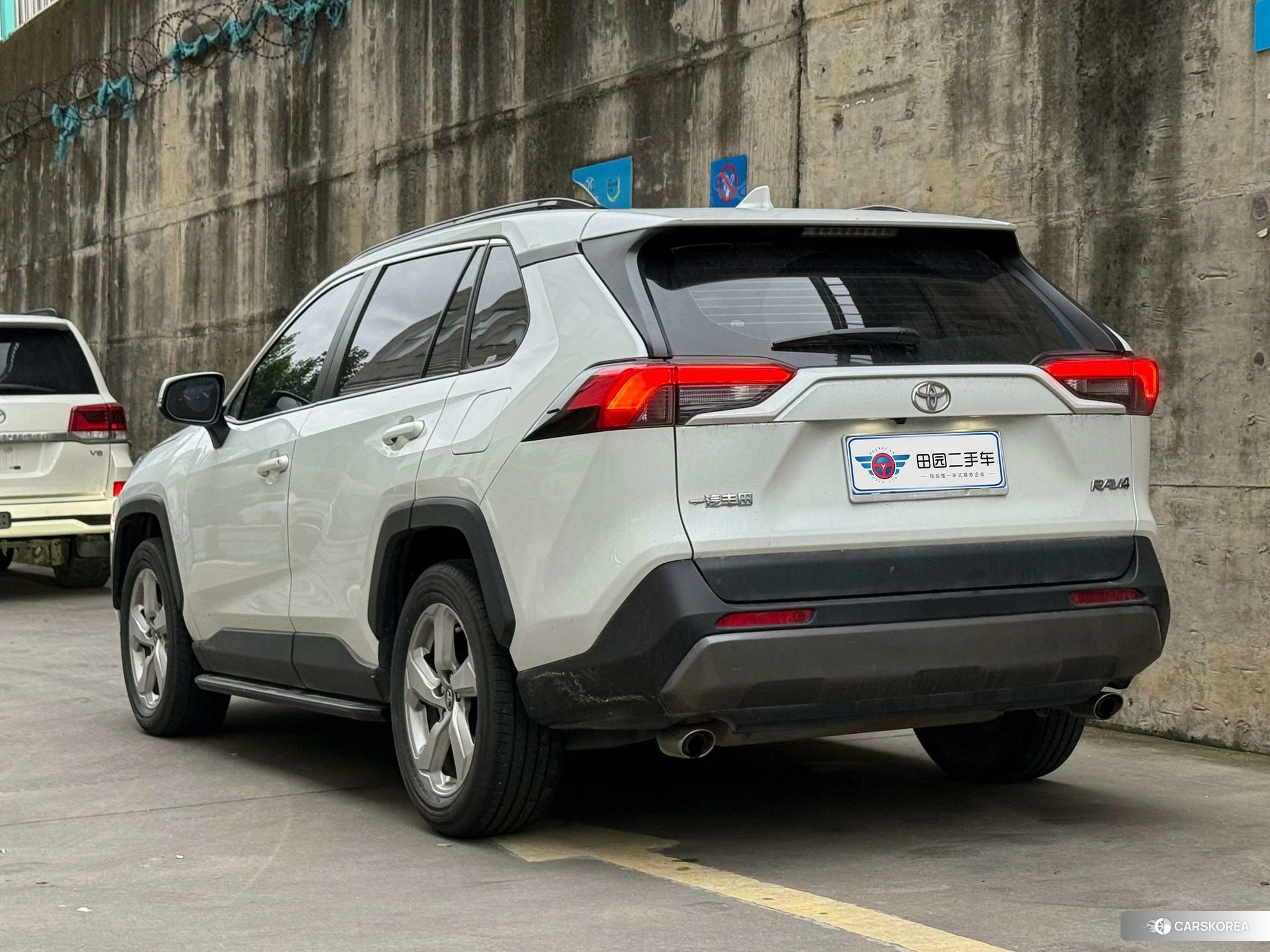 Toyota RAV4 id 4510584 из Китая 7
