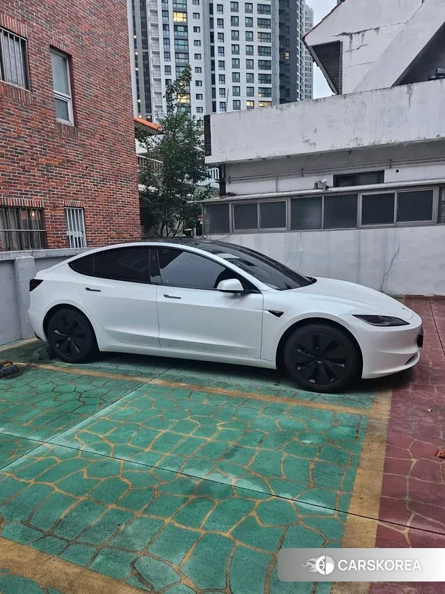 Tesla Model 3 2025 Белый из Кореи, фото 3