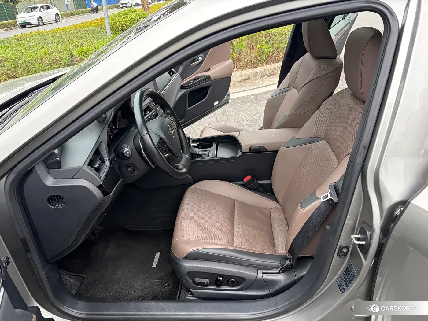 Lexus ES 2024 Silver/gray из Китая, фото 6