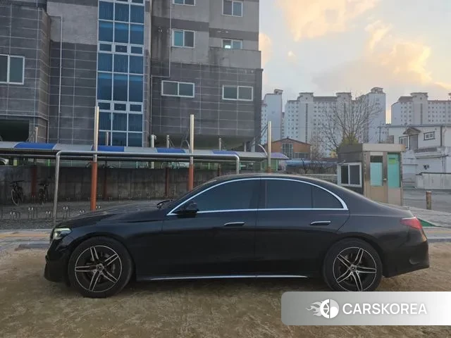 Mercedes-Benz E-Class W214 2024 Черный из Кореи, фото 3