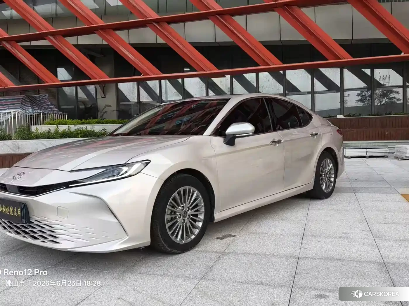Toyota Camry 2025 Silver/gray из Китая, фото 3