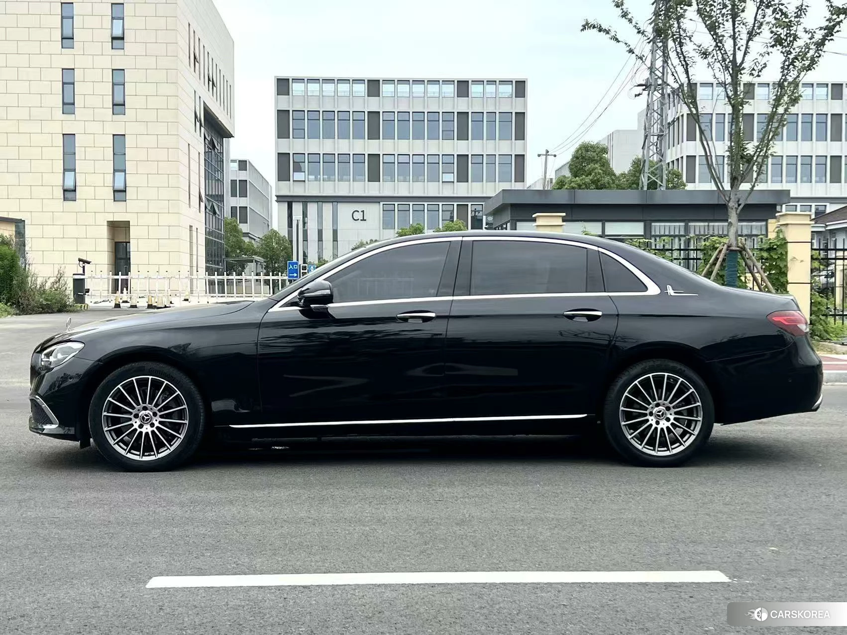 Mercedes-Benz E-class id 4440768 из Китая 9
