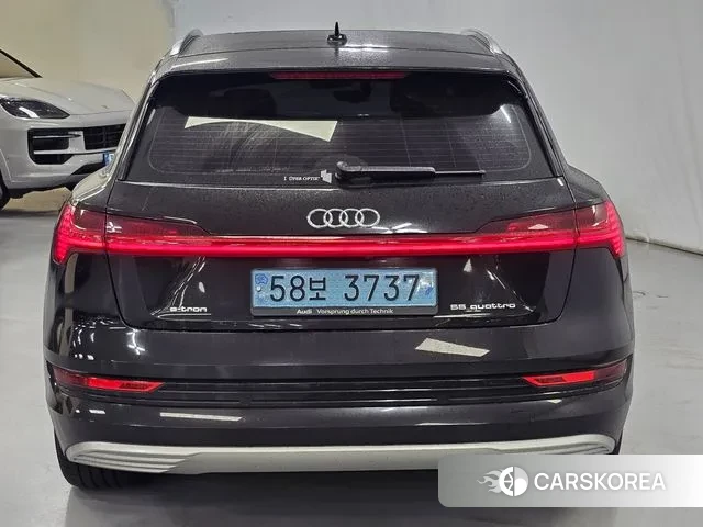 Audi e-Tron id 3499102 из Кореи 13