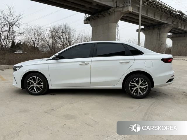 Geely Automobile Emgrand 2025 Белый из Китая, фото 3