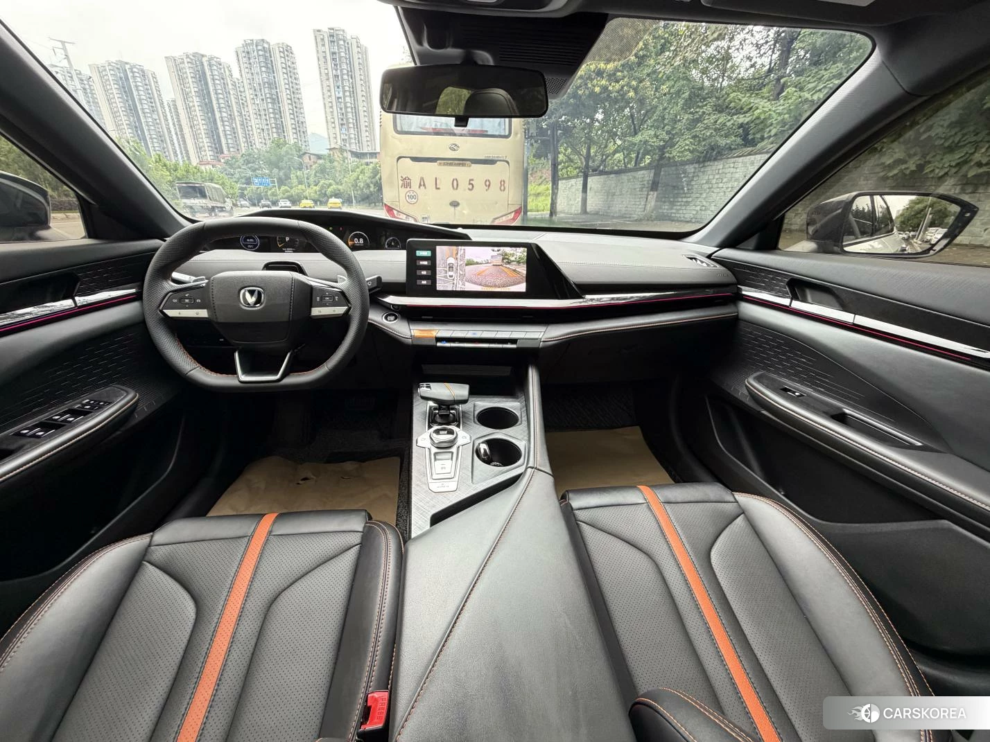 Chang'an UNI-V 2024 Белый из Китая, фото 3