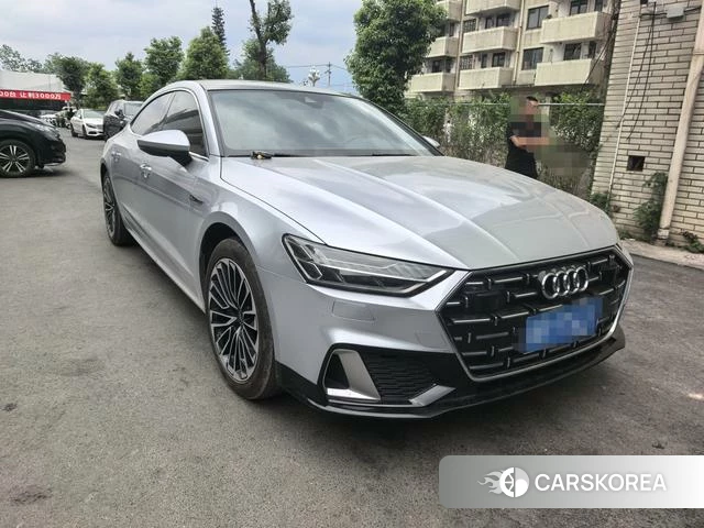 Audi A7L 2024 Серебристо-серый из Китая, фото 3