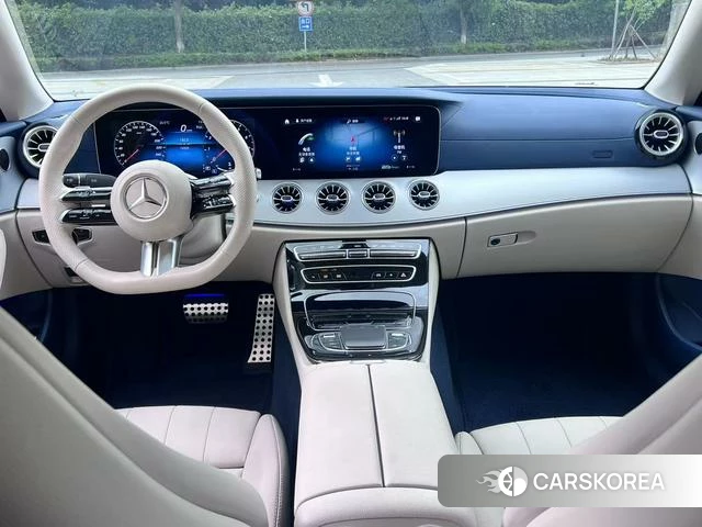 Mercedes-Benz E-class (imported) 2023 Зеленый из Китая, фото 3