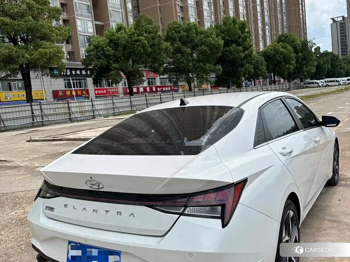 Hyundai Elantra 2022 Белый из Китая, фото 3