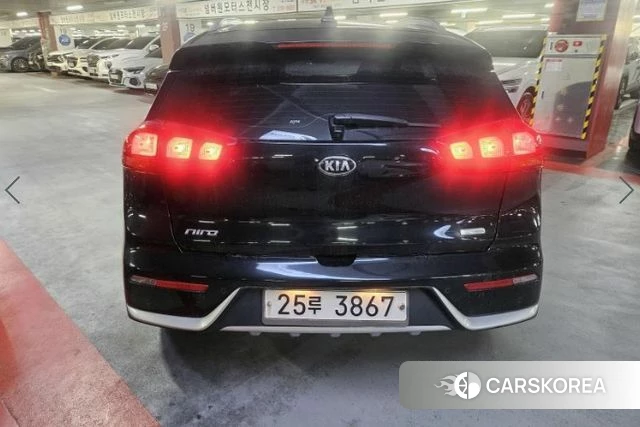 Kia Niro 2018 Черный из Кореи, фото 4