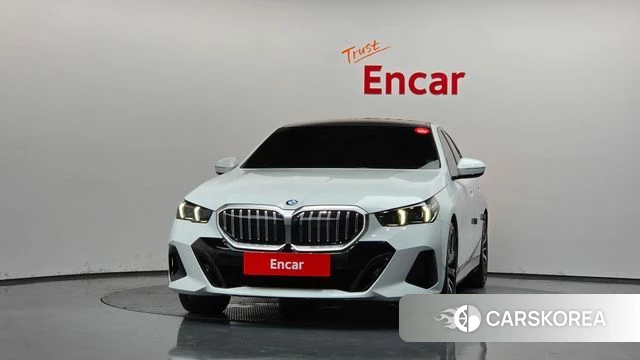 BMW 5 Series (G60) id 4686515 из Кореи 23
