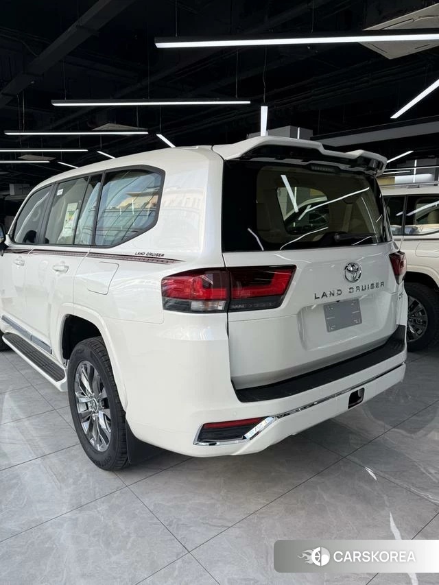 Toyota Land Cruiser (imported) 2025 Белый из Китая, фото 4