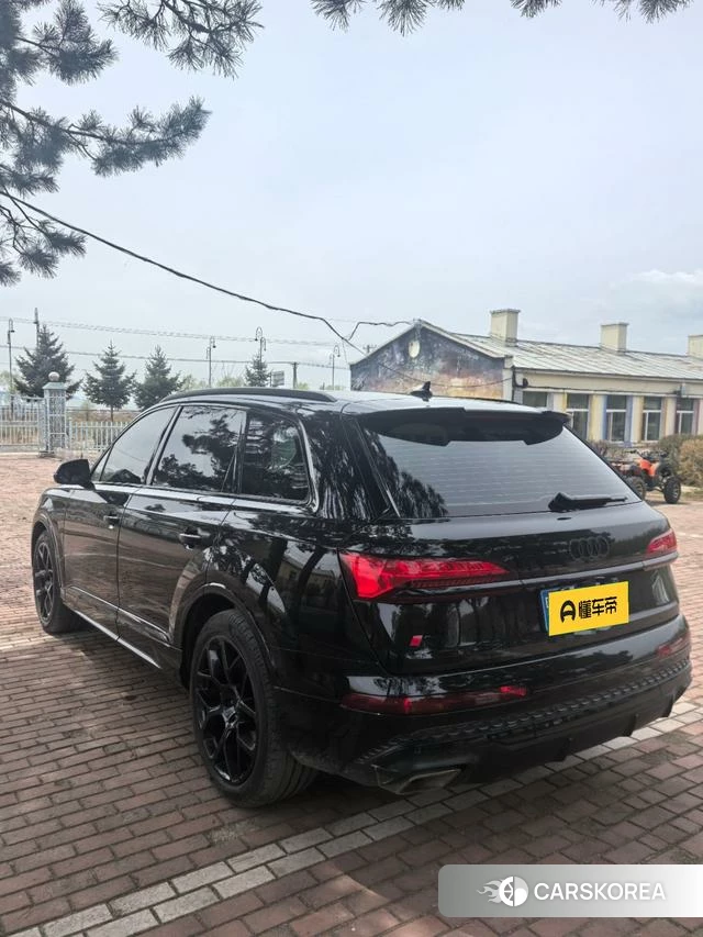 Audi Q7 2025 Черный из Китая, фото 3