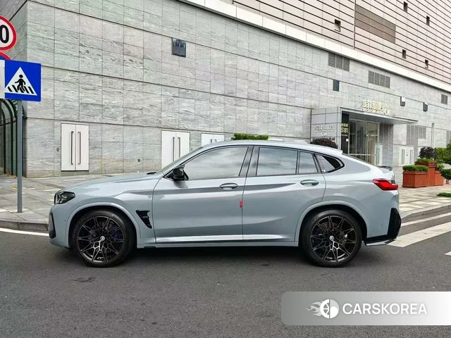 BMW X4 M 2023 Серебристо-серый из Китая, фото 3