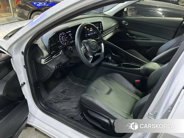 Hyundai Elantra 2023 Белый из Китая, фото 3