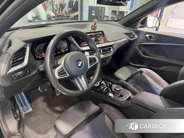 BMW 1 Series (F40) 2024 Черный из Кореи, фото 3