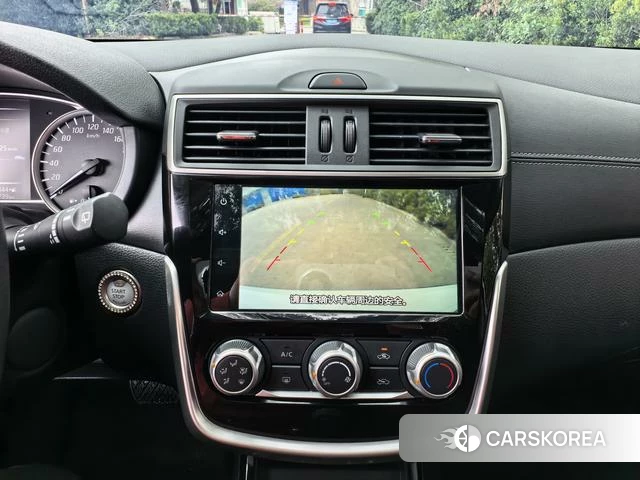 Nissan TIIDA 2023 Белый из Китая, фото 4