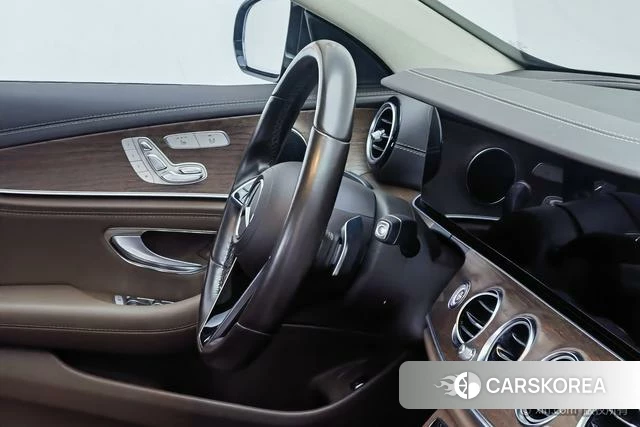 Mercedes-Benz E-class id 4334705 из Китая 17