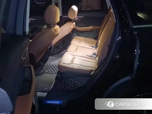 Audi Q7 2023 Черный из Китая, фото 3