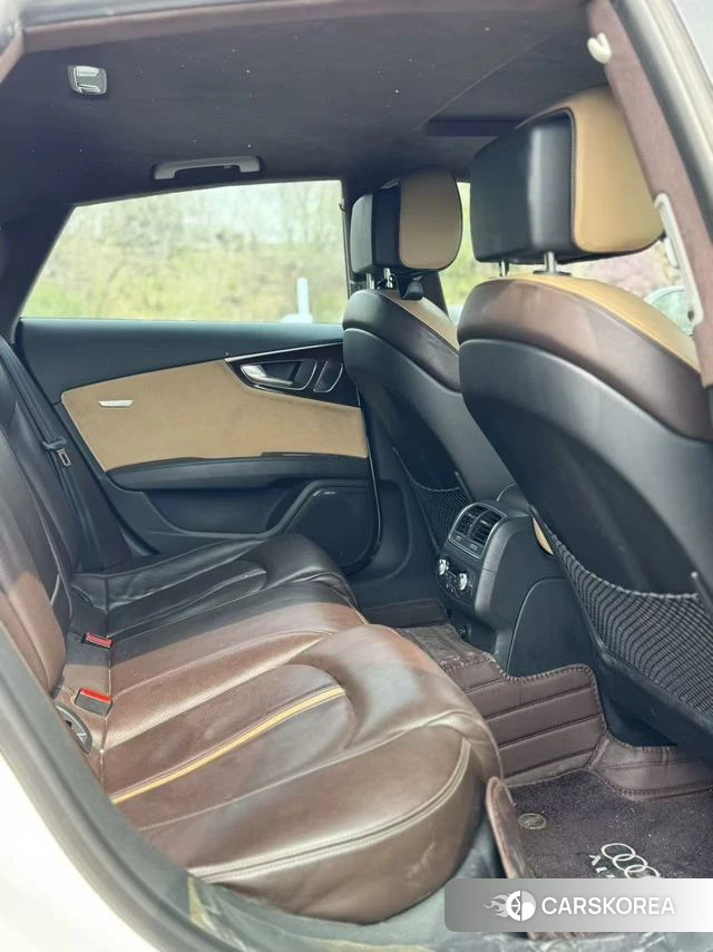 Audi A7 2018 Белый из Китая, фото 3