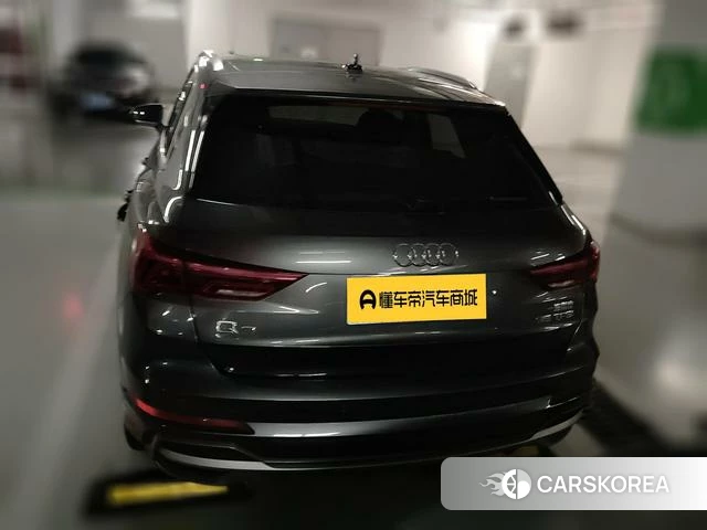Audi Q3 2021 Темно-серый из Китая, фото 3