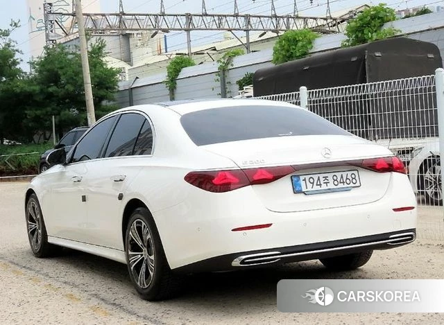 Mercedes-Benz E-Class W214 2025 Белый из Кореи, фото 3