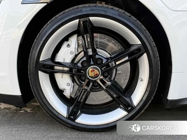 Porsche Taycan id 3596311 из Кореи 13