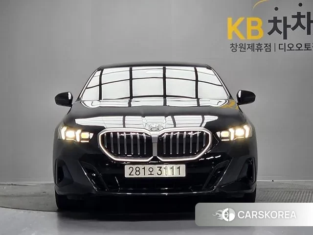 BMW 5 Series (G60) id 3338637 из Кореи 13