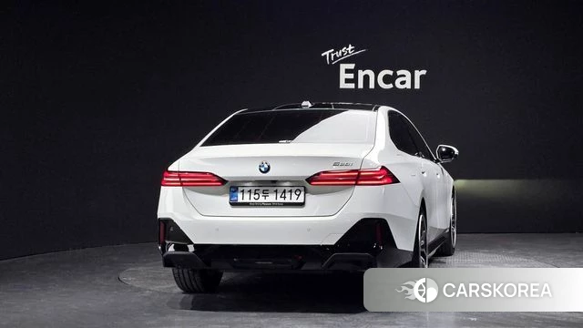 BMW 5 Series (G60) id 4421466 из Кореи 23