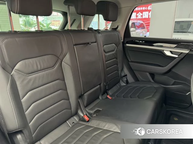 Volkswagen Touareg id 4297639 из Китая 23