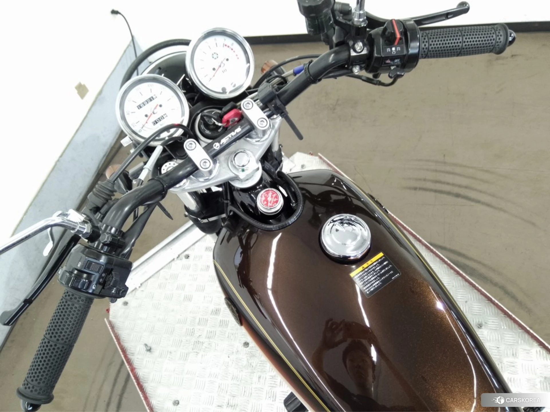 Yamaha SR 400 id 4373643 из Японии 23