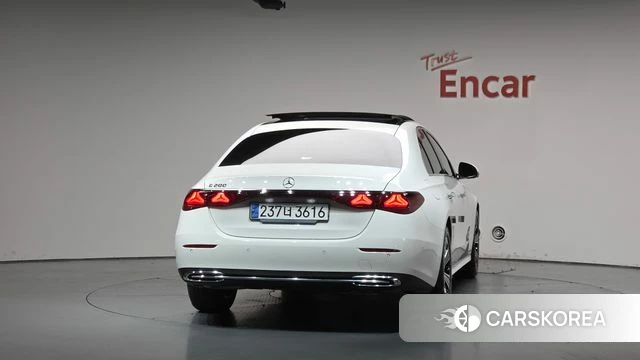 Mercedes-Benz E-Class W214 id 4548839 из Кореи 23