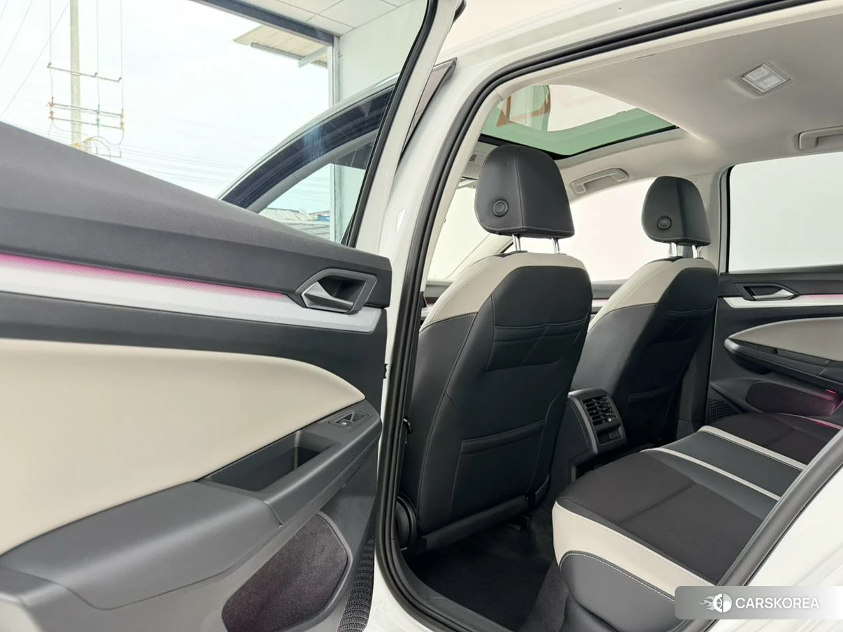 Volkswagen Golf 2024 Белый из Китая, фото 3