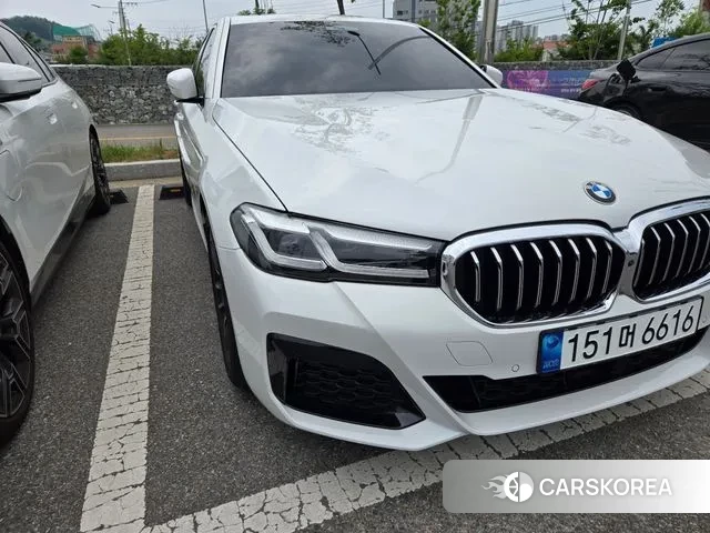 BMW 5 Series (G30) 2023 Белый из Кореи, фото 4
