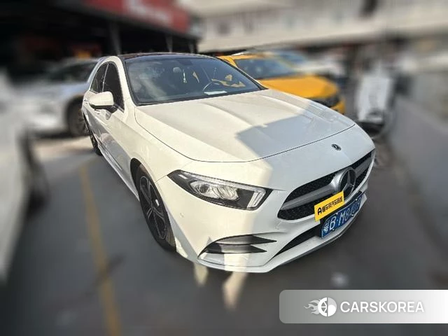 Mercedes-Benz Class A 2022 Белый из Китая, фото 3