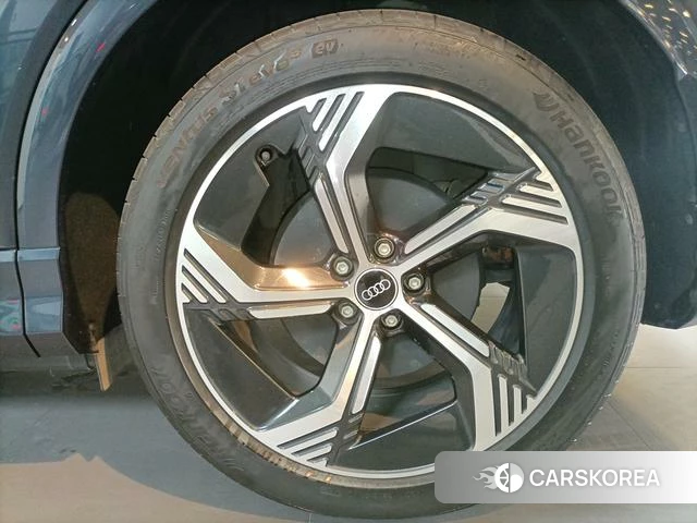 Audi Q4 e-tron 2025 Синий из Китая, фото 3