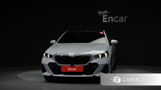 BMW 5 Series (G60) id 3831411 из Кореи 13