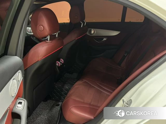 Mercedes-Benz Class C id 4290147 из Китая 16