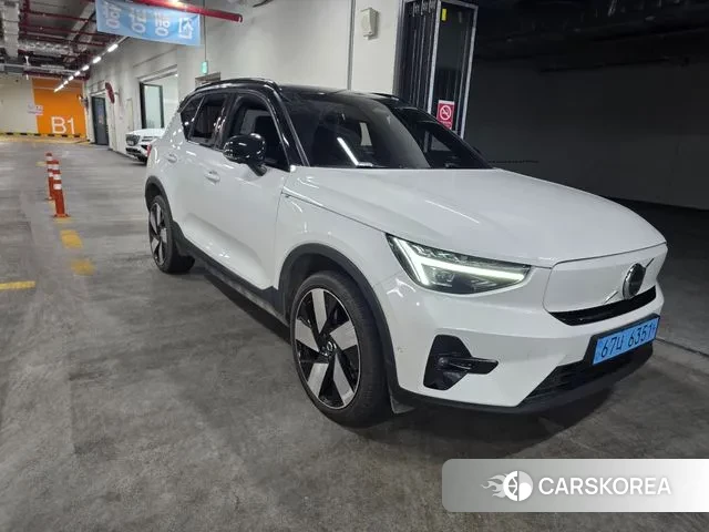 Volvo XC40 Richards 2023 Белый из Кореи, фото 3
