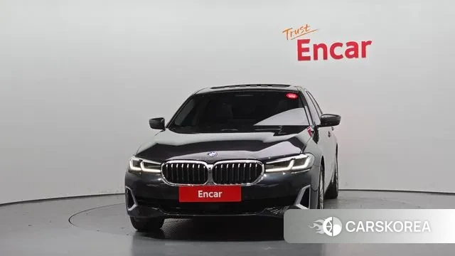 BMW 5 Series (G30) id 3383432 из Кореи 13