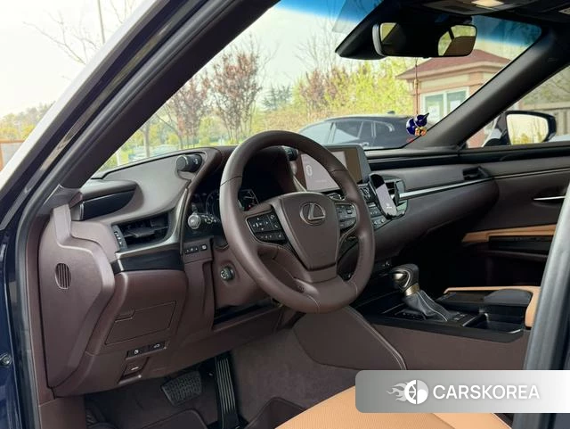 Lexus ES id 4279098 из Китая 12