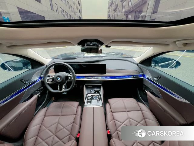 BMW 7 series 2024 Черный из Китая, фото 3
