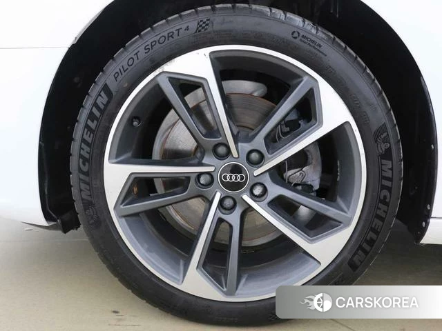 Audi A4L id 4297881 из Китая 10