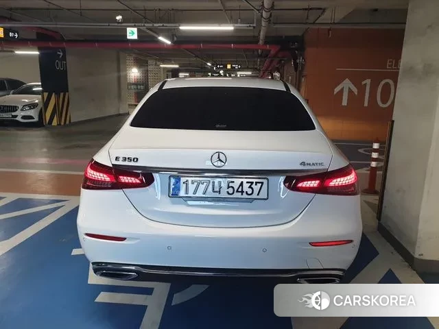 Mercedes-Benz E-Class W213 2023 Белый из Кореи, фото 3