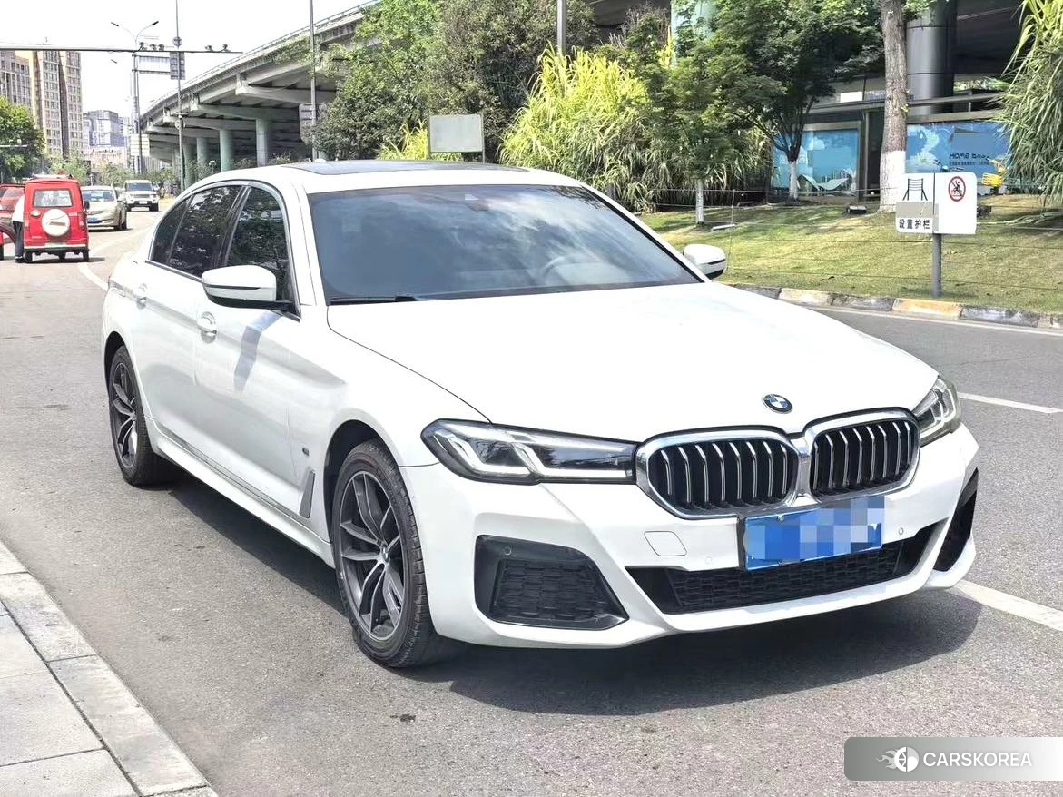 BMW 5 series 2021 Белый из Китая, фото 3