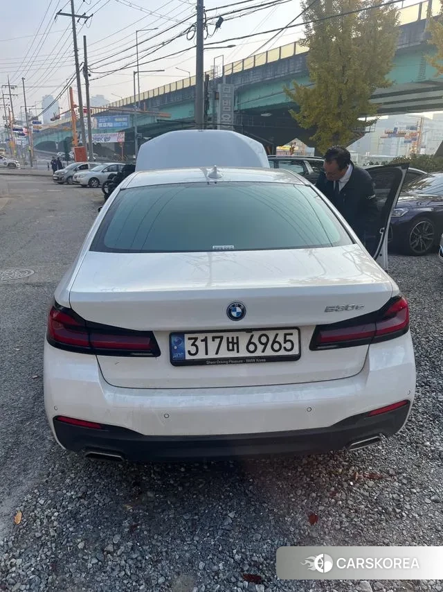 BMW 5 Series (G30) 2022 Белый из Кореи, фото 3