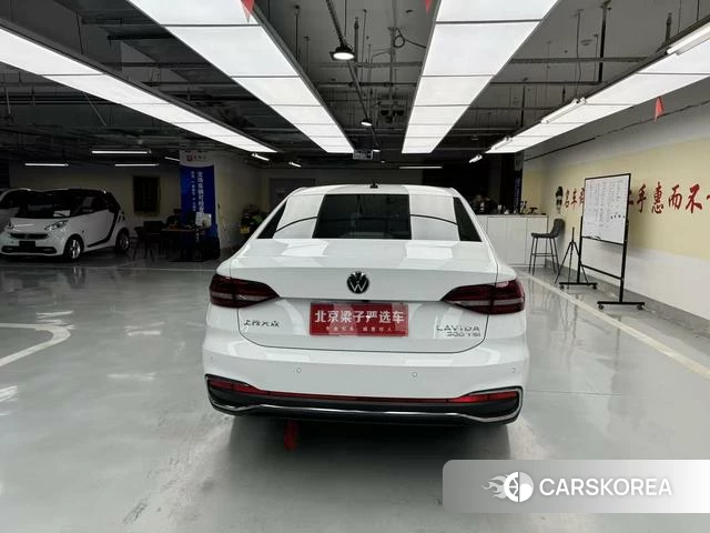 Volkswagen Lavida 2024 Белый из Китая, фото 4
