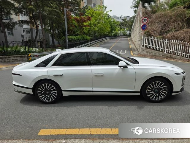 Hyundai Grandeur (GN7) id 4230120 из Кореи 13