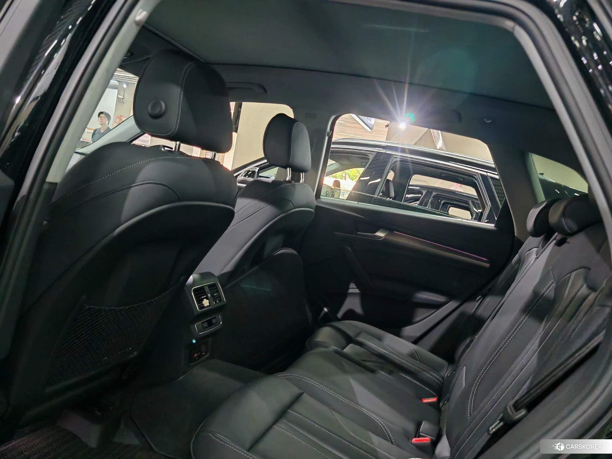 Audi Q5L 2021 Черный из Китая, фото 5