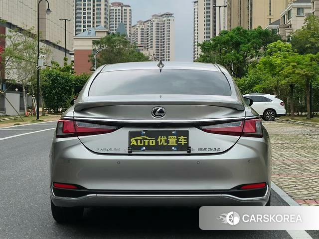 Lexus ES 2021 Темно-серый из Китая, фото 3