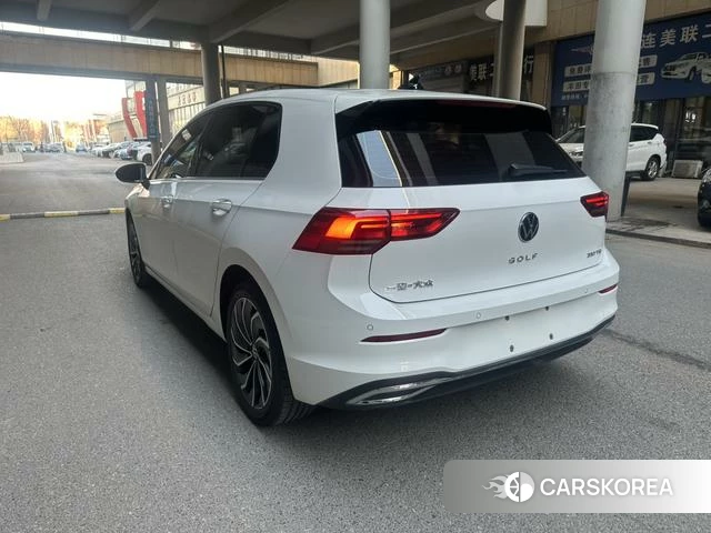 Volkswagen Golf 2022 Белый из Китая, фото 3